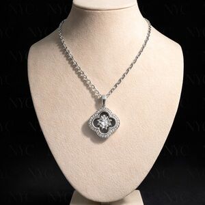 Elegant Silver Pendant Necklace